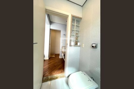 Casa à venda com 350m², 4 quartos e 3 vagas Casa à venda com 350m², 4 quartos e 3 vagasBanheiro da Suíte 2