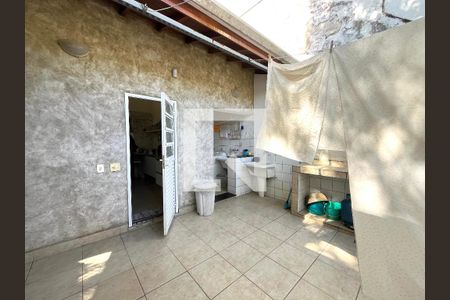 Casa à venda com 350m², 4 quartos e 3 vagas Casa à venda com 350m², 4 quartos e 3 vagasÁrea de Serviço