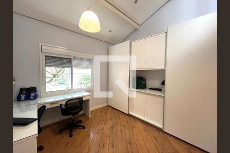 Casa à venda com 350m², 4 quartos e 3 vagas Casa à venda com 350m², 4 quartos e 3 vagasSuite 3