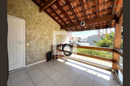 Casa à venda com 350m², 4 quartos e 3 vagas Casa à venda com 350m², 4 quartos e 3 vagasVaranda da Suíte 1