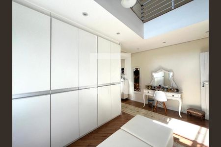 Casa à venda com 350m², 4 quartos e 3 vagas Casa à venda com 350m², 4 quartos e 3 vagasCloset da suíte 1