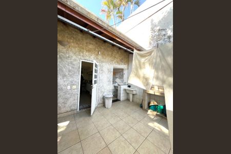 Casa à venda com 350m², 4 quartos e 3 vagas Casa à venda com 350m², 4 quartos e 3 vagasÁrea de Serviço