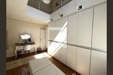 Casa à venda com 350m², 4 quartos e 3 vagas Casa à venda com 350m², 4 quartos e 3 vagasCloset da suíte 1