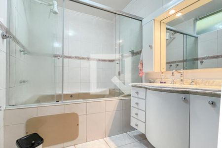 Casa à venda com 202m², 5 quartos e 3 vagas Casa à venda com 202m², 5 quartos e 3 vagasBanheiro - Suíte