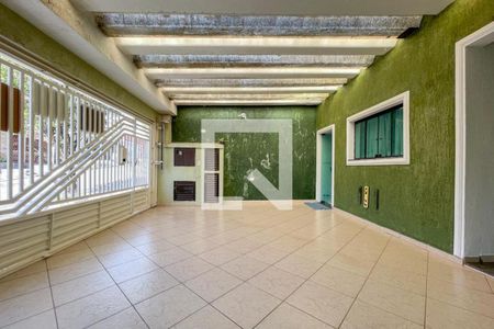 Casa à venda com 202m², 5 quartos e 3 vagas Casa à venda com 202m², 5 quartos e 3 vagasGaragem