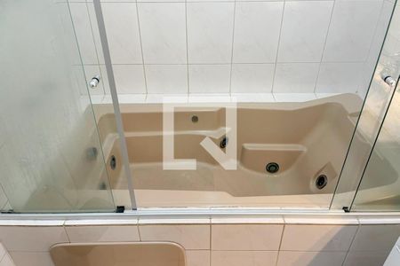 Casa à venda com 202m², 5 quartos e 3 vagas Casa à venda com 202m², 5 quartos e 3 vagasBanheiro - Suíte