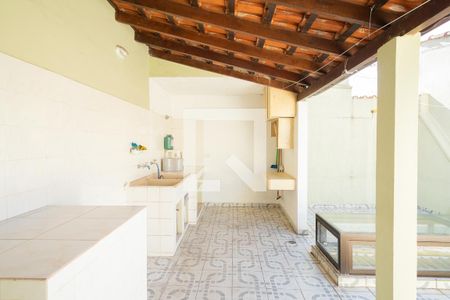 Casa à venda com 202m², 5 quartos e 3 vagas Casa à venda com 202m², 5 quartos e 3 vagasÁrea de Serviço