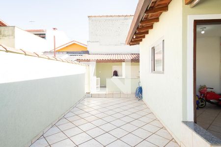 Casa à venda com 202m², 5 quartos e 3 vagas Casa à venda com 202m², 5 quartos e 3 vagasÁrea - Churrasqueira