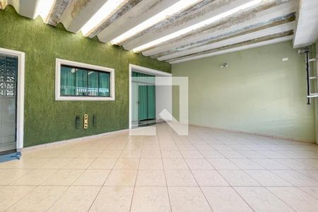 Casa à venda com 202m², 5 quartos e 3 vagas Casa à venda com 202m², 5 quartos e 3 vagasGaragem