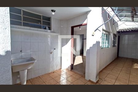 Casa à venda com 415m², 3 quartos e 5 vagas Casa à venda com 415m², 3 quartos e 5 vagasÁrea de serviço