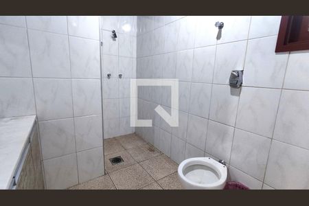 Casa à venda com 415m², 3 quartos e 5 vagas Casa à venda com 415m², 3 quartos e 5 vagasBanheiro