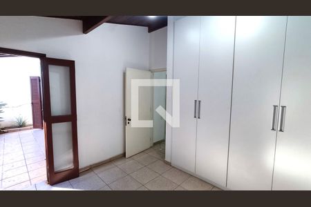 Casa à venda com 415m², 3 quartos e 5 vagas Casa à venda com 415m², 3 quartos e 5 vagasQuarto