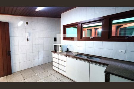 Casa à venda com 415m², 3 quartos e 5 vagas Casa à venda com 415m², 3 quartos e 5 vagasCozinha