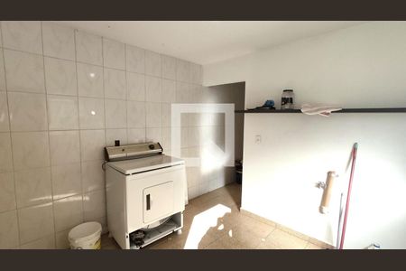 Casa à venda com 415m², 3 quartos e 5 vagas Casa à venda com 415m², 3 quartos e 5 vagasÁrea de serviço