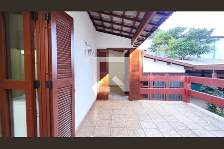 Casa à venda com 415m², 3 quartos e 5 vagas Casa à venda com 415m², 3 quartos e 5 vagasSacada