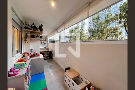 Apartamento à venda com 68m², 2 quartos e 1 vagaVaranda