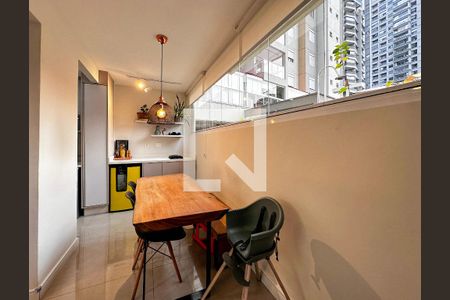 Apartamento à venda com 68m², 2 quartos e 1 vagaVaranda