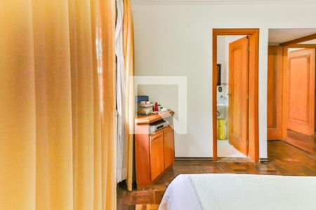 Casa à venda com 347m², 4 quartos e 6 vagasQuarto 2 - Suite