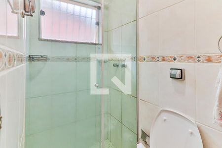 Casa à venda com 347m², 4 quartos e 6 vagasQuarto 2 - Suite Banheiro