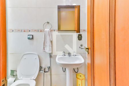 Casa à venda com 347m², 4 quartos e 6 vagasQuarto 2 - Suite Banheiro