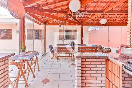 Casa à venda com 347m², 4 quartos e 6 vagasÁrea Gourmet