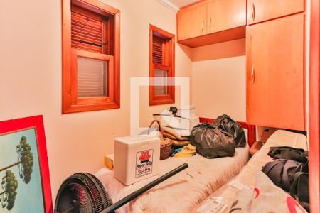 Casa à venda com 347m², 4 quartos e 6 vagasQuarto Serviço