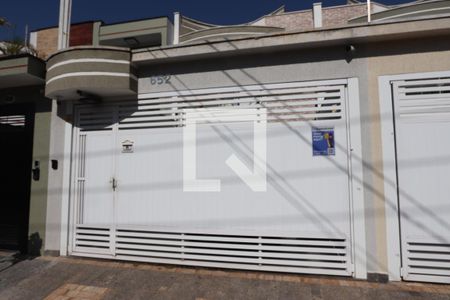 Casa à venda com 215m², 3 quartos e 2 vagasFachada