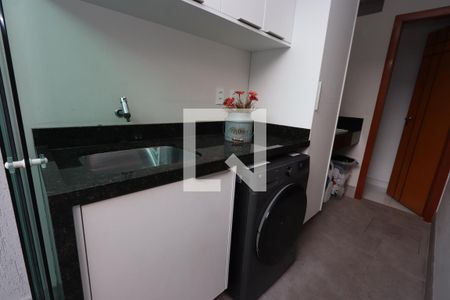 Casa à venda com 215m², 3 quartos e 2 vagasLavanderia