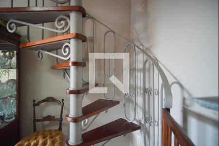 Apartamento à venda com 225m², 3 quartos e 2 vagasEscada - Acesso Cobertura