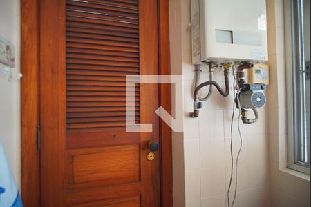 Apartamento à venda com 225m², 3 quartos e 2 vagasBanheiro de Serviço