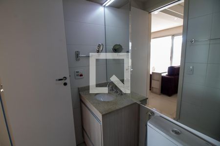 Banheiro de kitnet/studio para alugar com 1 quarto, 35m² em Santo Amaro, São Paulo