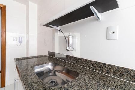 Apartamento para alugar com 80m², 2 quartos e 1 vaga Apartamento para alugar com 80m², 2 quartos e 1 vagaCozinha e Área de Serviço