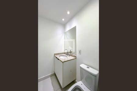 Banheiro de kitnet/studio para alugar com 1 quarto, 33m² em Belenzinho, São Paulo