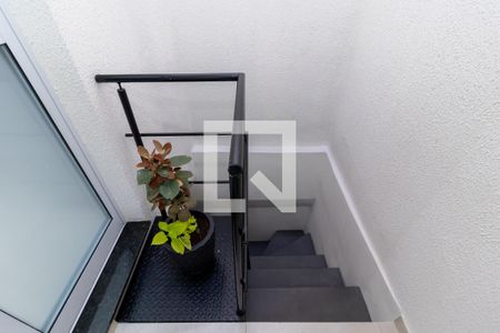 Casa de condomínio à venda com 100m², 2 quartos e 2 vagasEscada