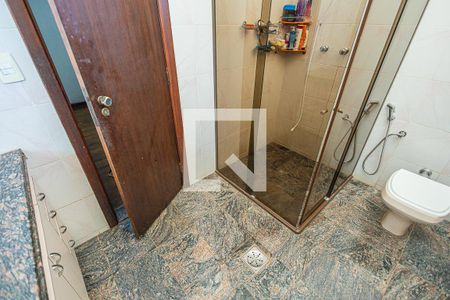 Casa à venda com 474m², 6 quartos e 4 vagas Casa à venda com 474m², 6 quartos e 4 vagasBanheiro Quarto 7
