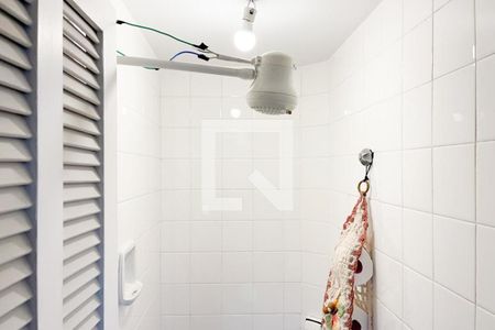 Apartamento à venda com 96m², 2 quartos e 1 vaga Apartamento à venda com 96m², 2 quartos e 1 vagaBanheiro de Serviço