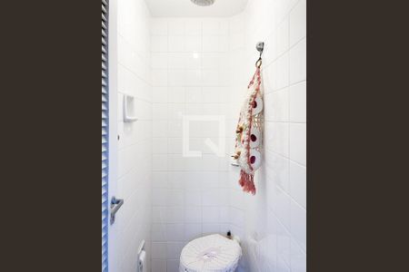 Apartamento à venda com 96m², 2 quartos e 1 vaga Apartamento à venda com 96m², 2 quartos e 1 vagaBanheiro de Serviço
