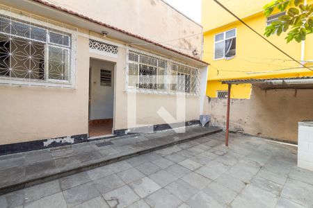 Casa à venda com 300m², 2 quartos e 3 vagas Casa à venda com 300m², 2 quartos e 3 vagasQuintal