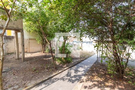 Casa à venda com 300m², 2 quartos e 3 vagas Casa à venda com 300m², 2 quartos e 3 vagasQuintal