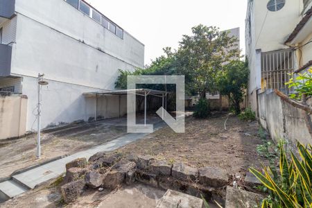 Casa à venda com 300m², 2 quartos e 3 vagas Casa à venda com 300m², 2 quartos e 3 vagasQuintal