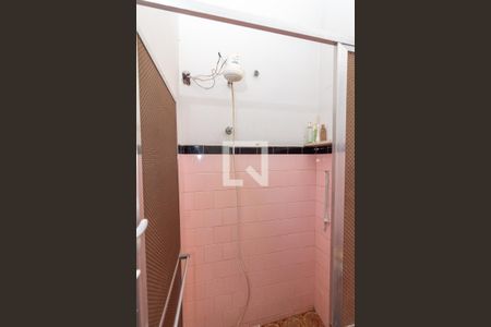 Casa à venda com 300m², 2 quartos e 3 vagas Casa à venda com 300m², 2 quartos e 3 vagasBanheiro