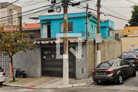 Casa à venda com 184m², 4 quartos e 2 vagasFachada