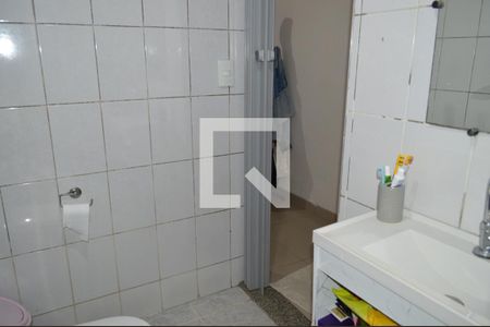Casa à venda com 150m², 4 quartos e 1 vagaBanheiro
