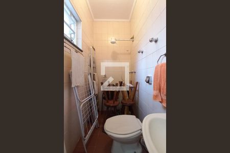 Casa à venda com 190m², 3 quartos e 2 vagas Casa à venda com 190m², 3 quartos e 2 vagasBanheiro de Serviço