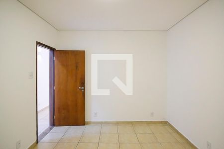 Casa à venda com 115m², 2 quartos e 1 vagaQuarto
