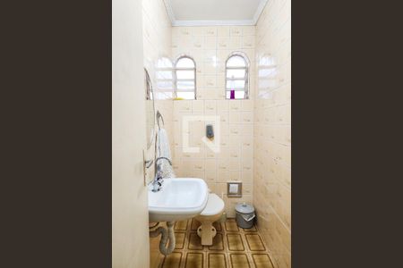 Casa à venda com 168m², 3 quartos e 2 vagas Casa à venda com 168m², 3 quartos e 2 vagasLavabo