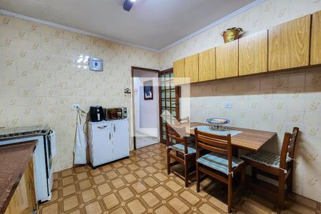 Casa à venda com 168m², 3 quartos e 2 vagas Casa à venda com 168m², 3 quartos e 2 vagasCozinha
