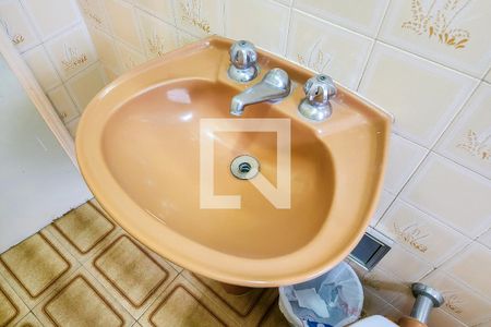 Casa à venda com 168m², 3 quartos e 2 vagas Casa à venda com 168m², 3 quartos e 2 vagasBanheiro Social