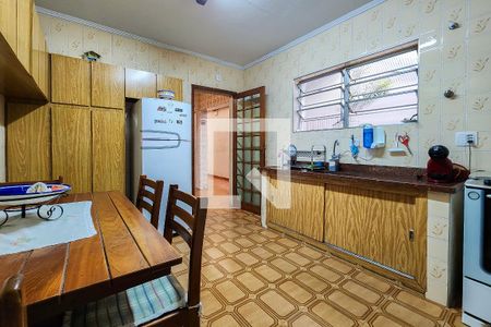 Casa à venda com 168m², 3 quartos e 2 vagas Casa à venda com 168m², 3 quartos e 2 vagasCozinha