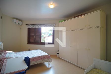 Casa à venda com 325m², 4 quartos e 4 vagas Casa à venda com 325m², 4 quartos e 4 vagasQuarto 2